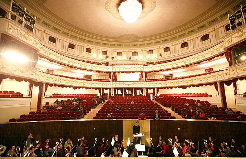 Большой театр оперы минск