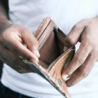 «Может это за неделю?» Беларусы в шоке от зарплат в Минске