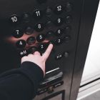 «Мед для ушей». В Минске заметили лифт с озвучкой на беларуском языке – многие в восторге