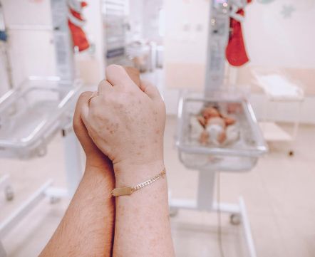 «Дети – это дорого». Минчанка потратила несколько тысяч долларов на беременность и роды – и вызвала споры в соцсетях