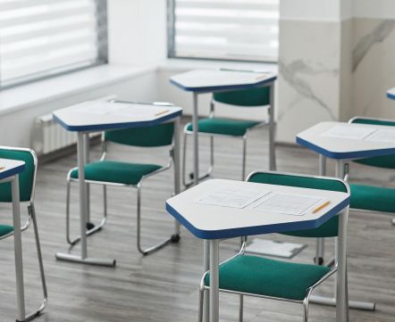 После обысков у студентов и преподавателей ЕГ* пообещал помощь с визами, переездом и не только