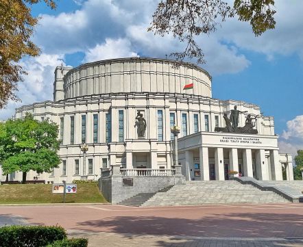 Артист Большого театра Беларуси показал свой последний рабочий день на этой сцене
