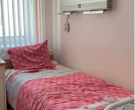 «Печально». Минчанка показала платную палату в городской больнице и назвала ее стоимость. Как вам?