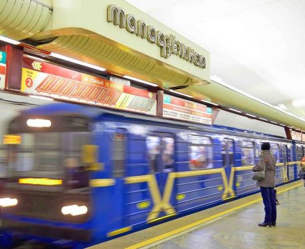 В Минске прямо в метро напали на женщину, которая поет песни про Иисуса. Как вообще такое возможно?