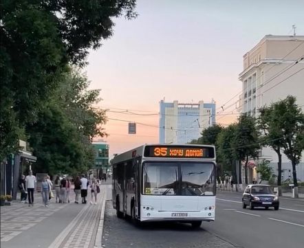 «Хочу домой». В Могилеве водитель автобуса необычно изменил табло маршрута