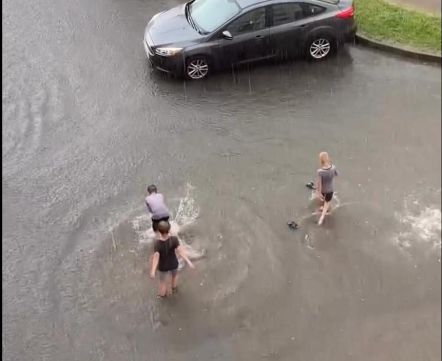 В Лиде сняли видео, которое напомнило многим о детстве. Посмотрите сами