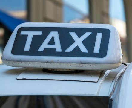 Сколько в среднем тратят на одну поездку в такси беларусы? Вот цифра