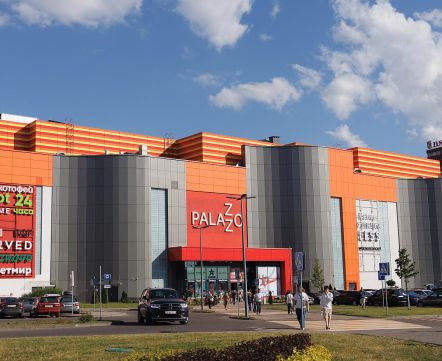 В минский ТРЦ ищут сотрудника на зарплату более 11 000 рублей. Вот какие требования