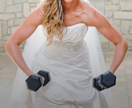 «Да хоть в свадебном платье занимайтесь!» Как подготовиться к первой тренировке по танцам, боксу, йоге и фитнесу