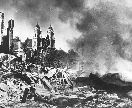 Фотошот: эксперты доказывают, что эта легендарная фотография Минска после Второй мировой войны – монтаж