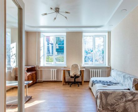 В Троицком предместье продается необычная двухэтажная квартира – почти частный дом с видом на Свислочь