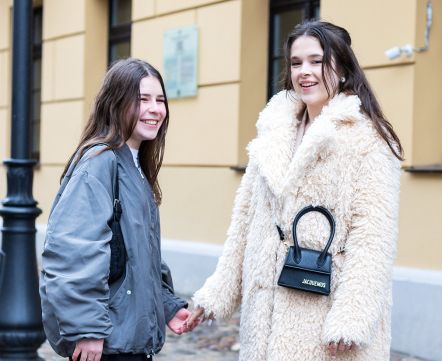 Уличная мода: в этот раз из-за погоды в центре Минска (!) нашли мало модников – зато посмотрите каких
