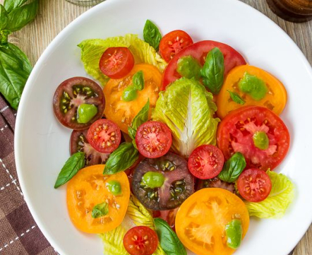 Если хочется чего-то легкого: вот 6 простых салатов, которые пригодятся вам этим летом