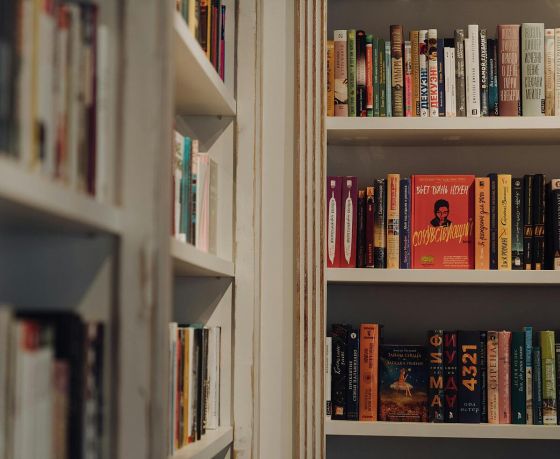 Вас зовут на книжный клуб с писательницей для обсуждения интересных тем. Пойдете?