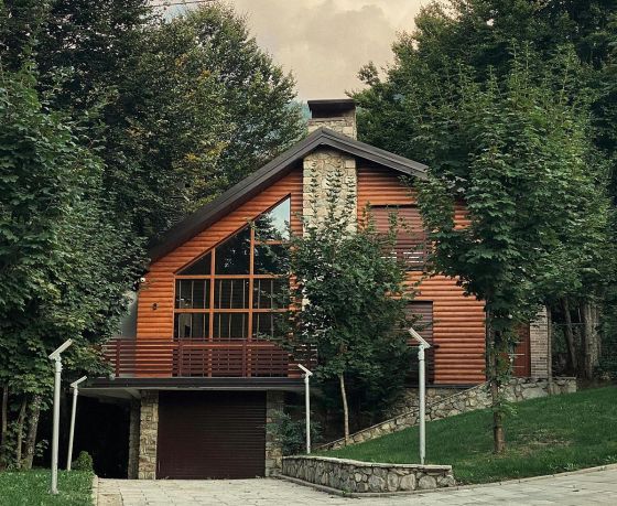 На дачах в Беларуси хотят запретить свадьбы, банкеты и банные услуги. В чем дело?