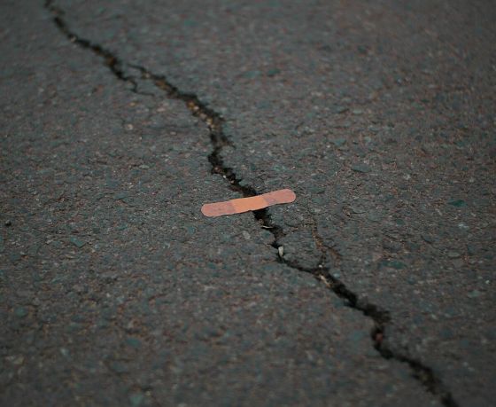 «Я заблокировала маму во всех мессенджерах». Как на взрослых сказывается полный разрыв отношений с родителями?