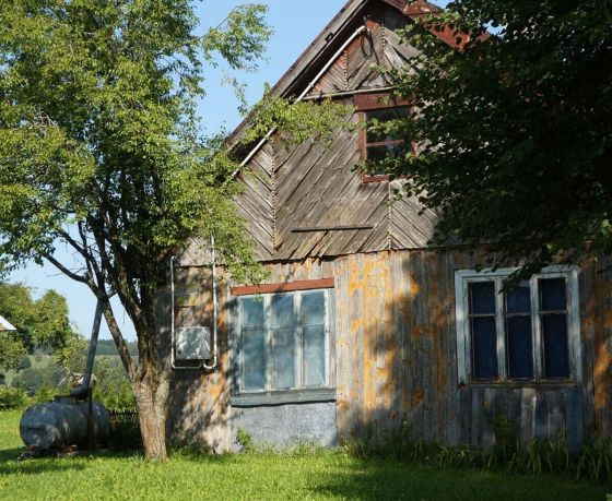 Дом – 45 000$. Ремонт – еще 40 000$. Эти беларуски купили убитые дома в деревне – вот во сколько им обошелся ремонт