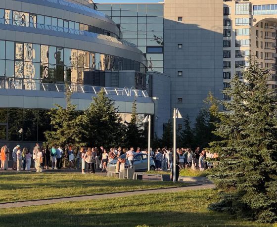 В Минске опять выстроилась огромная очередь к Национальной библиотеке – что на этот раз?