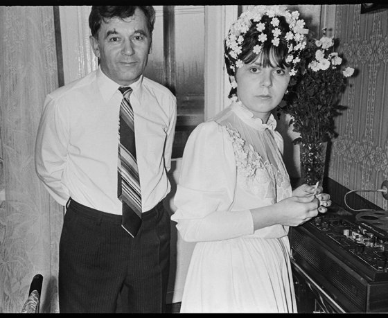 Фотошот: смотрите, как праздновали свадьбу в обычной городской квартире в 1986 году
