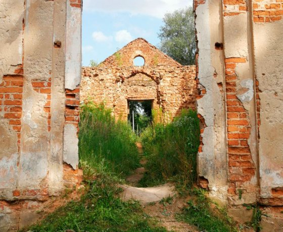 «Здесь притаился храм, напоминающий по архитектуре итальянский». Вот 5 мест в Беларуси, куда вы можете съездить в ближайшие выходные