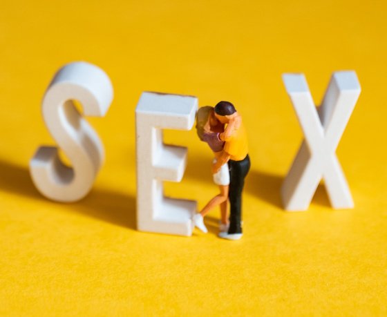Безопасно ли заниматься оральным сексом? Можно ли во время такого секса заразиться инфекциями? Собрали ответы на вопросы, которые вас волнуют