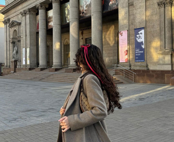 Уличная мода: минчанки показывают стильные наряды для музеев, кафе, ресторанов и просто прогулок по городу