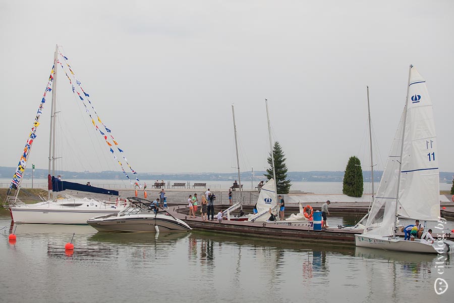 Яхта на минском море. Белорусская Федерация парусного спорта. Минское море яхт-клуб.