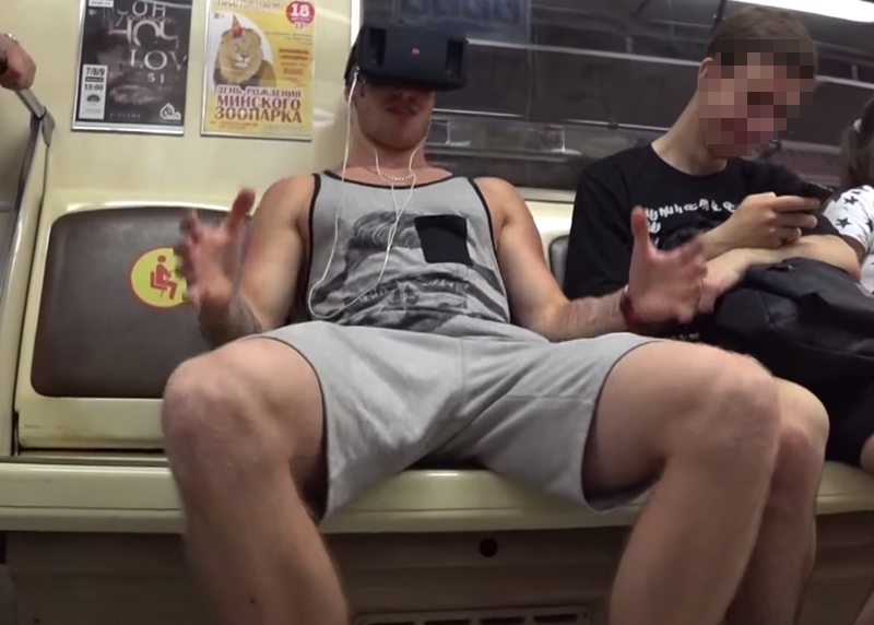 Голые в метро. Смотреть русское порно видео онлайн