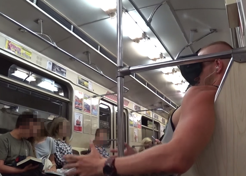 Реакция девушек в метро на большой член — Video | VK