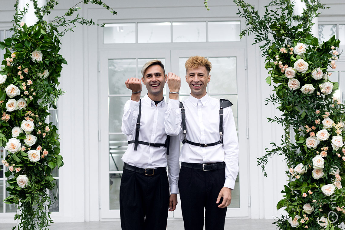 Только никакого “горько!”» Смотрите, как прошла помолвка открытой гей-пары  минчан - CityDog.io