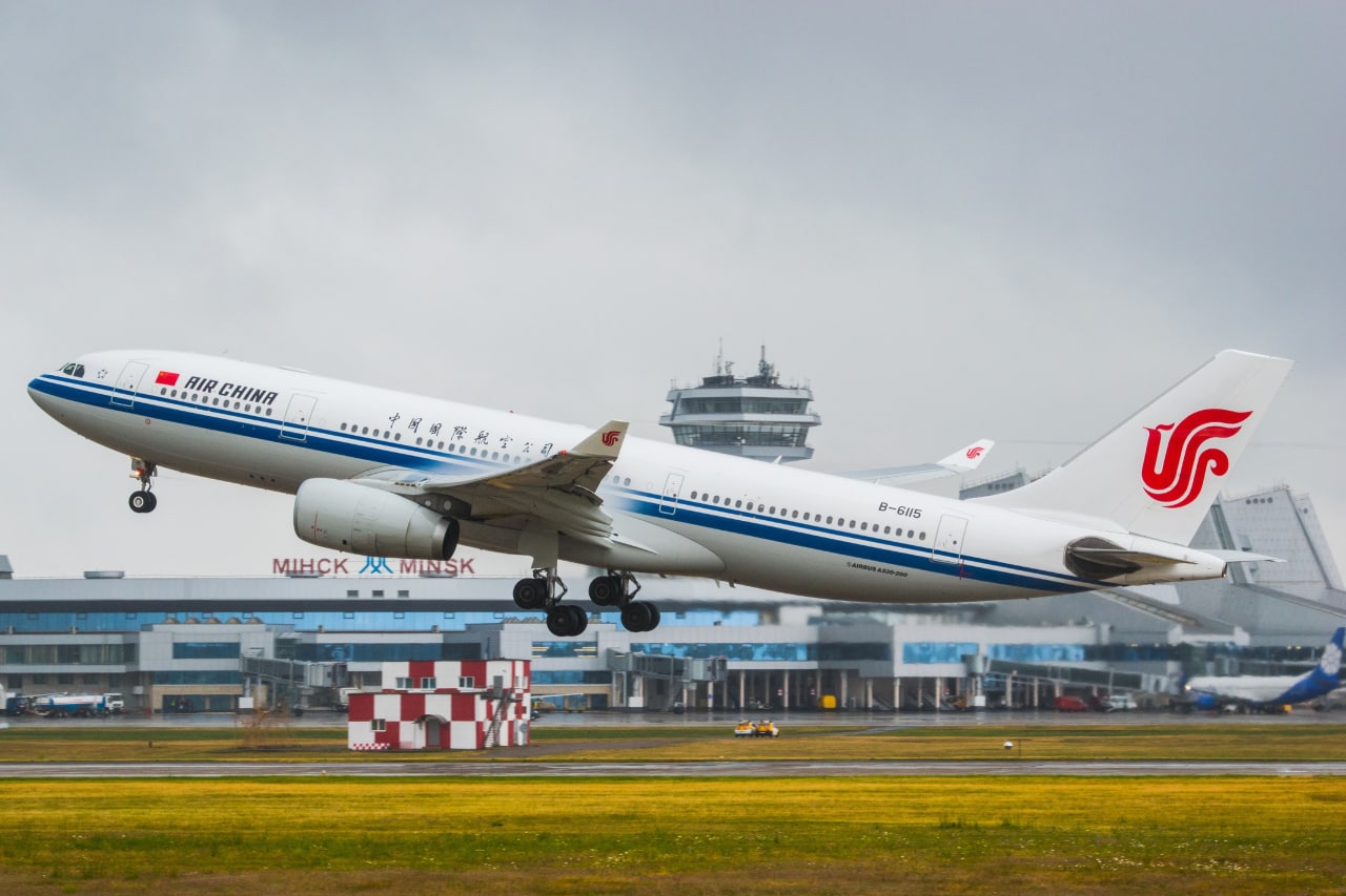 Рейсы в китай. Air China Минск. Минск самолет. Самолеты авиакомпании. Аэропорт Минск авиа компания Китай.