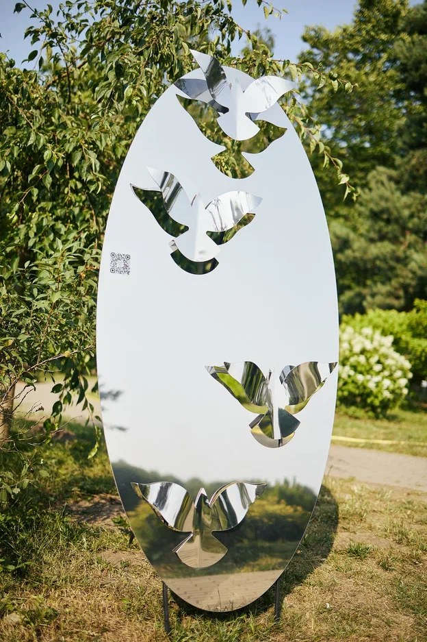 В Ботаническом саду Минска установили 6 зеркал. 