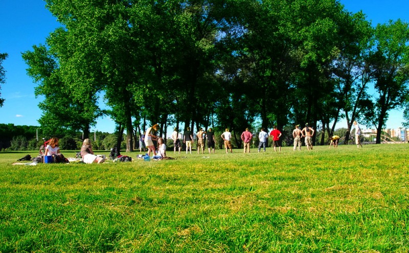 Грассбоулинг - игра в боулинг на траве.