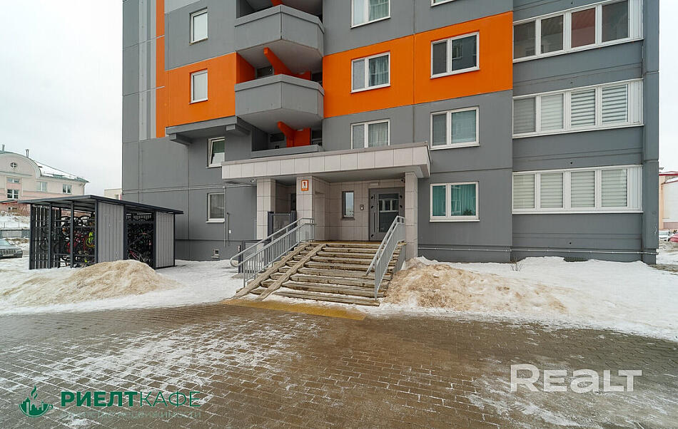 Продается квартира на улице Карвата в Минске.