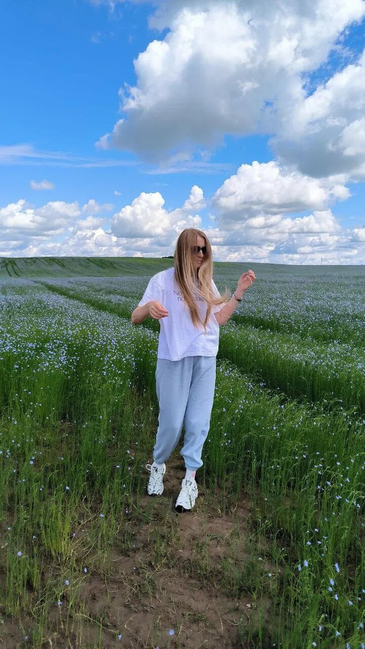 У Беларусі заквітнеў лён. 