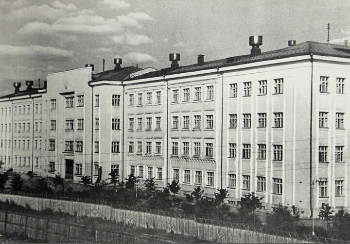 Заброшенная больница в 1958 году.