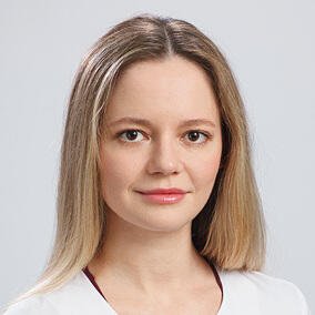 Врач Алина Путик.