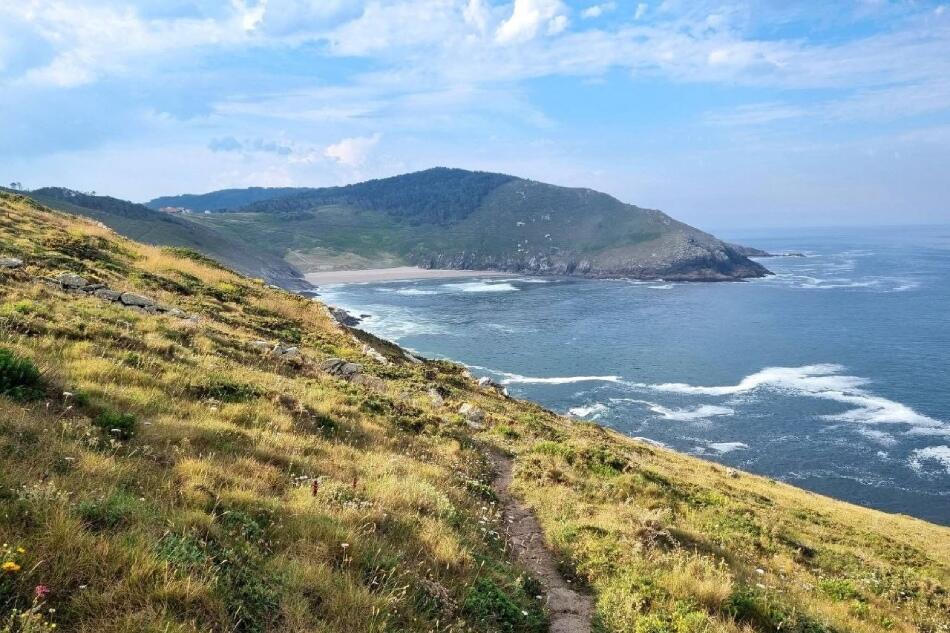 Пляж Арнэла (Playa de Arnela) на Шляху Маякоў.