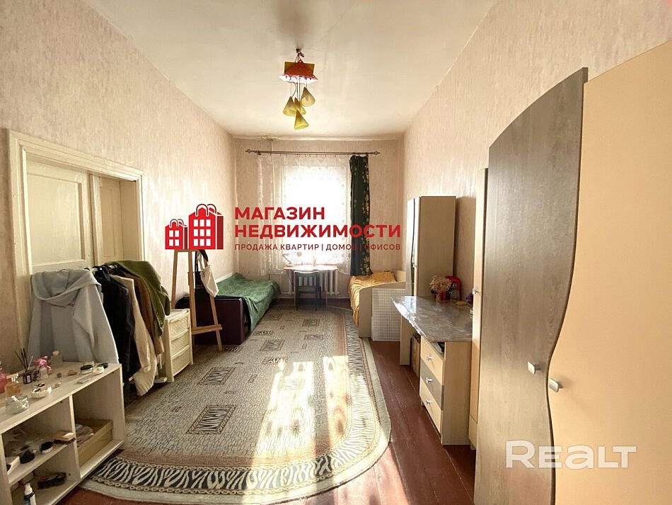 Продается четырехкомнатная квартира в историческом центре Гродно.