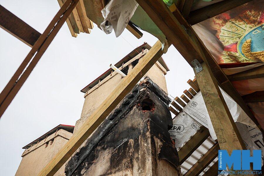 Ремонт крыши на Ленина, 9, где был пожар.