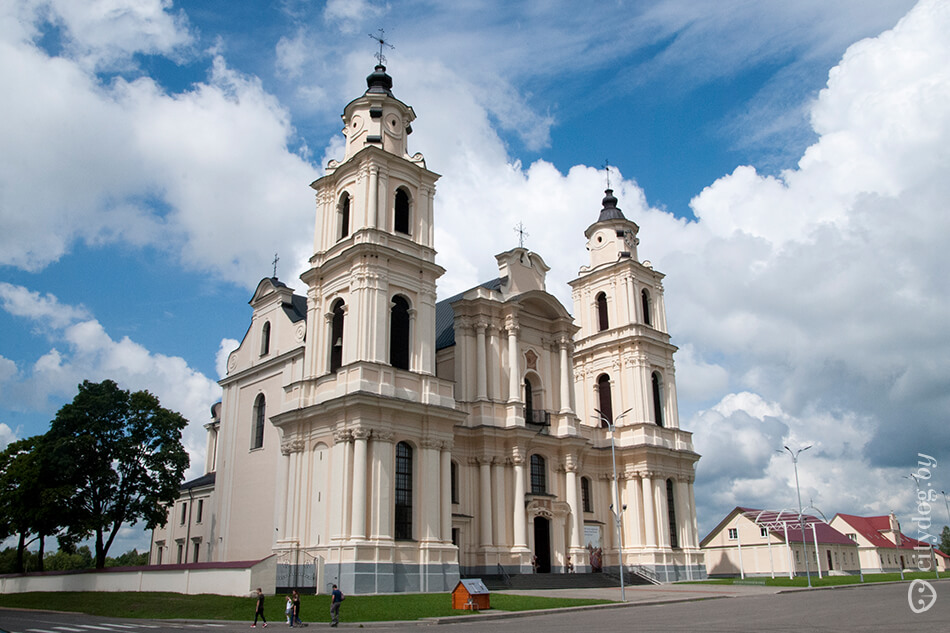 Костёл в Будславе фото